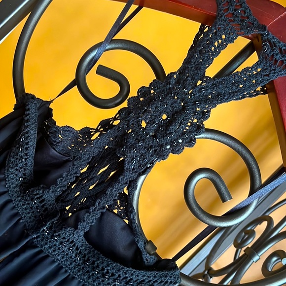 MAX AZRIA COLLECTION Silk Crotchet Halter Top - Picture 8 of 11